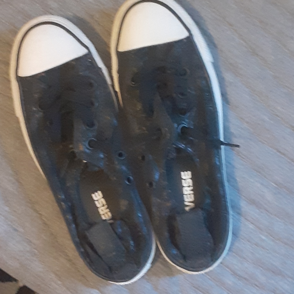 Kids converse shoes